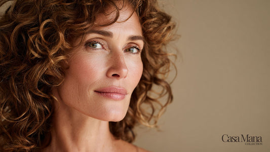 femme cheveux bouclés de profil